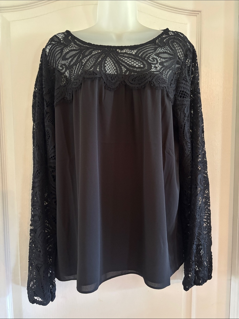 Lilly Pulitzer Black Lace Yoke Long Sleeve Blouse large